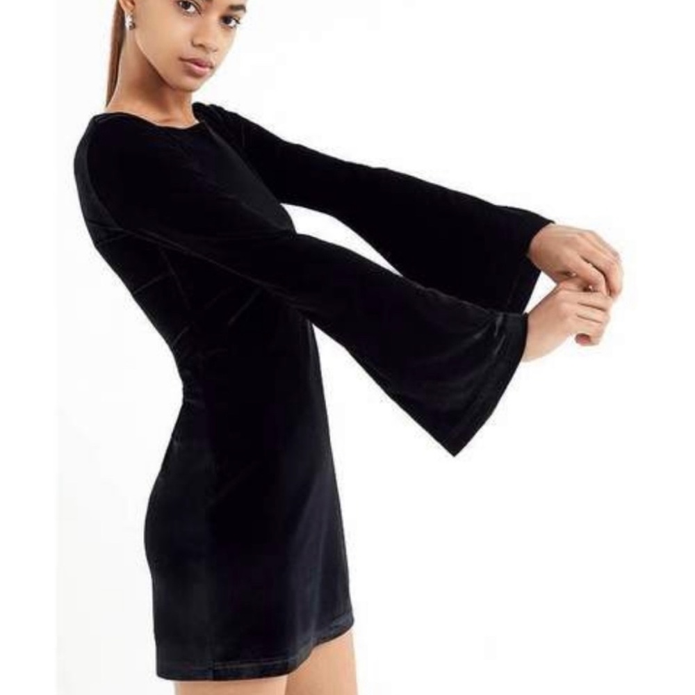 UO Belle Velvet Bell-Sleeve Mini Dress